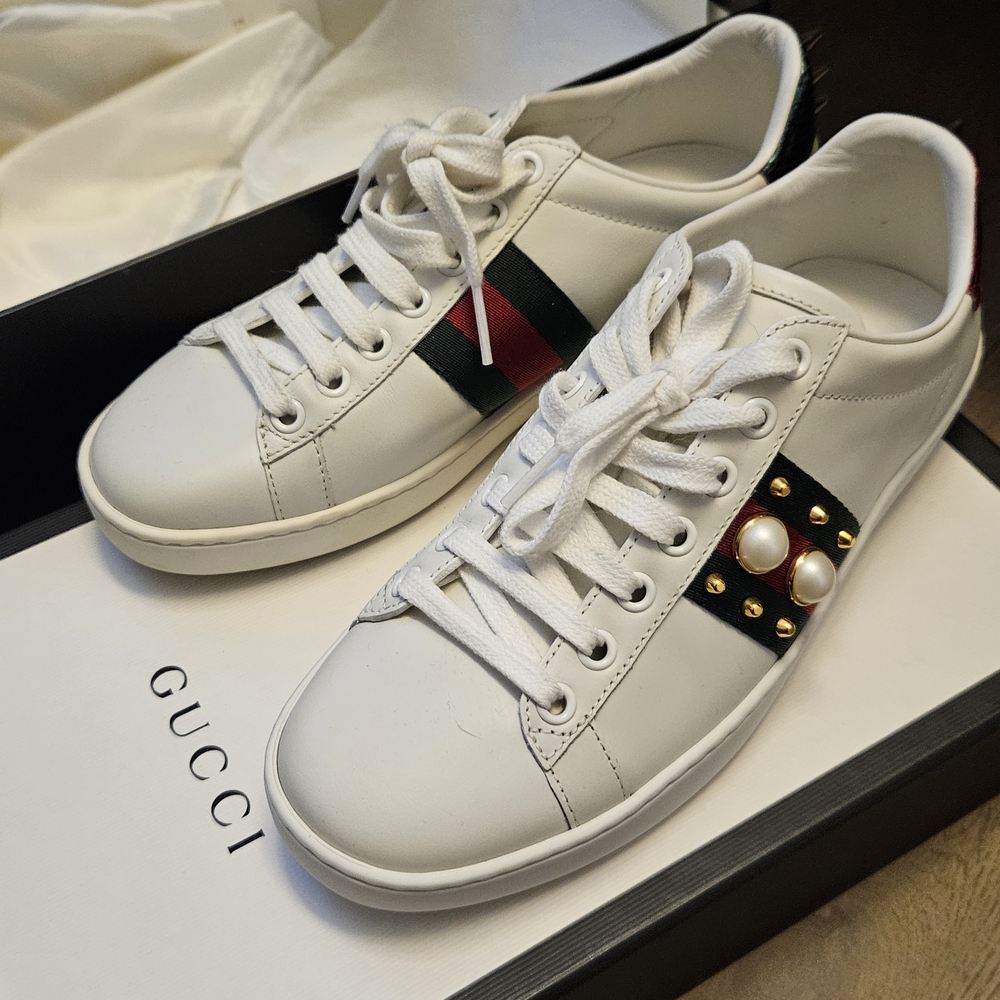 Gucci White and Green Sneakers Minimalist Design